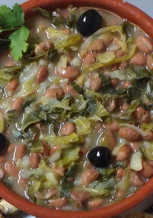 Foto de Sopa de feijão manteiga com repolho coração 😋