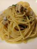 Spaghetti con alici e pane