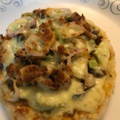 A picture of Chicken Cheese Pizza from scratch.