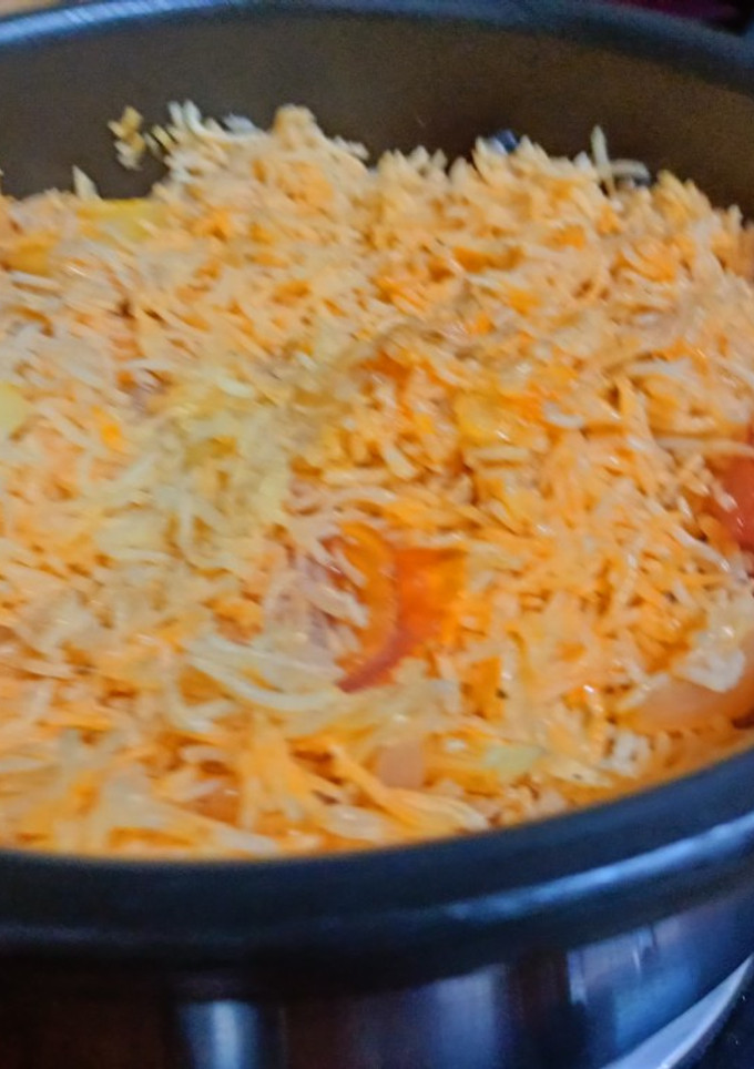 आलू, प्याज और टमाटर राइस (aloo pyaz aur tamatar rice recipe in Hindi) रेसिपी मुख्य फोटो