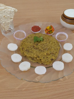 બાજરી ની ખીચડી (Bajri Khichdi Recipe In Gujarati) રેસીપી મુખ્ય ફોટો