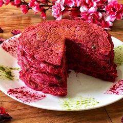 A picture of Beetroot uttapam.