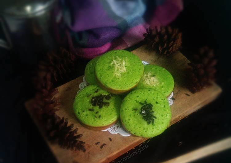 Bagaimana Membuat Pukis Pandan Bulat Anti Gagal