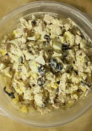 A picture of Simple Cranberry Chicken Salad.
