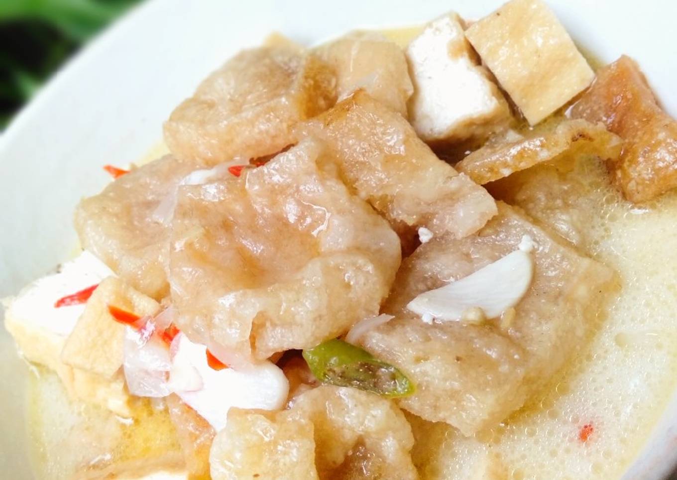 Sayur santen tahu dan rambak