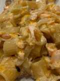 Pasta con salmón, gambitas y salsa de queso batido en Airfryer Cosori
