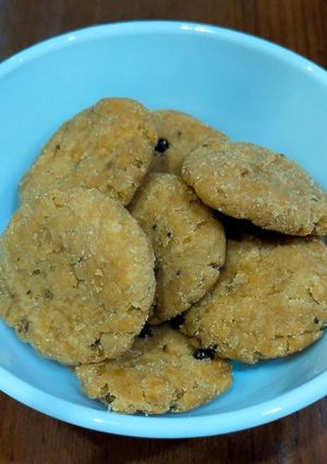 खस्ता मठरी (khasta mathri recipe in Hindi) रेसिपी मुख्य फोटो
