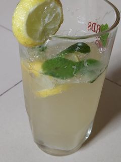लेमन जिंजर मॉकटेल (lemon ginger mocktail recipe in Hindi) रेसिपी मुख्य फोटो