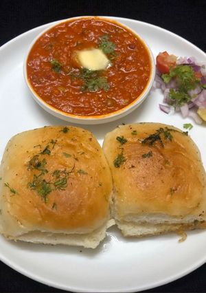 A picture of Mumbai Style Pavbhaji.