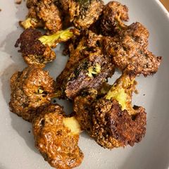 Tahini Coated Crispy Broccoli 🥦 A picture of Tahini Coated Crispy Broccoli 🥦.