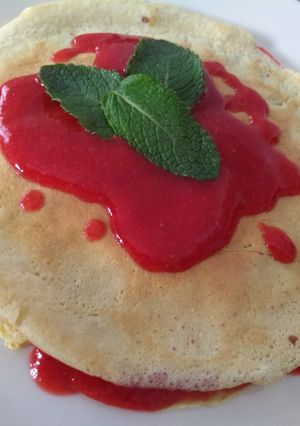 Una foto de Tortitas de avena con fresa y menta