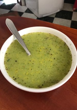 Una foto de Sopa de calabacín y espinaca