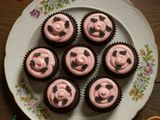 400 Cupcake al cacao con crema al formaggio, mirtillo e matcha