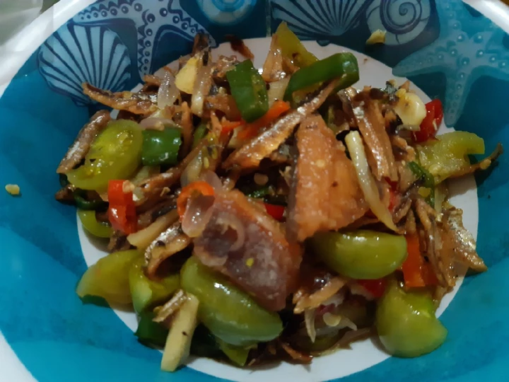 Langkah Gampang Menyiapkan Resep Oseng ikan teri dan jambal asin tomat ijo yang  Bikin Ketagihan Anti Ribet, Lezat Sekali
