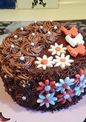 Rumos-csokis szülinapi torta recept fotója