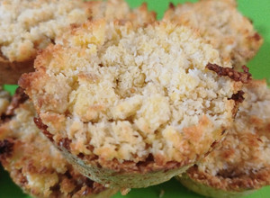 Una foto de Tarta de coco y avena (sin harina y sin azúcar)