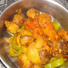 A picture of Soya chunks.