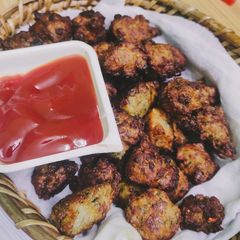 A picture of Leftover rice pokora.