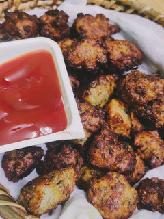 A picture of Leftover rice pokora.