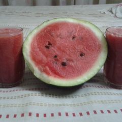 A picture of Water melons smoothie.