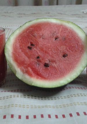 A picture of Water melons smoothie.