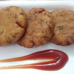 A picture of Besan aaloo ki tikki.