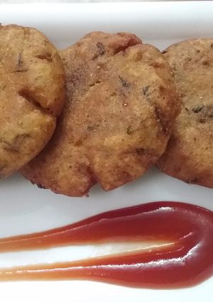 A picture of Besan aaloo ki tikki.