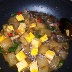 A picture of Tumis kikil.