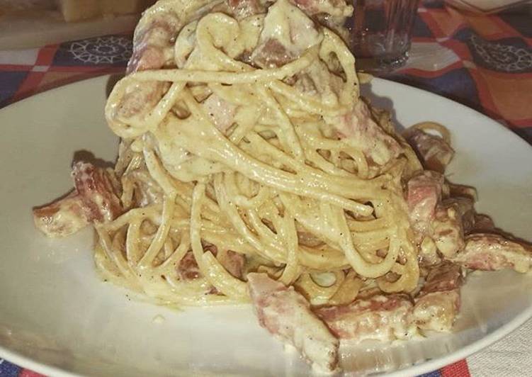 Cara Gampang Membuat Fettucini smoked beef carbonara yang Enak