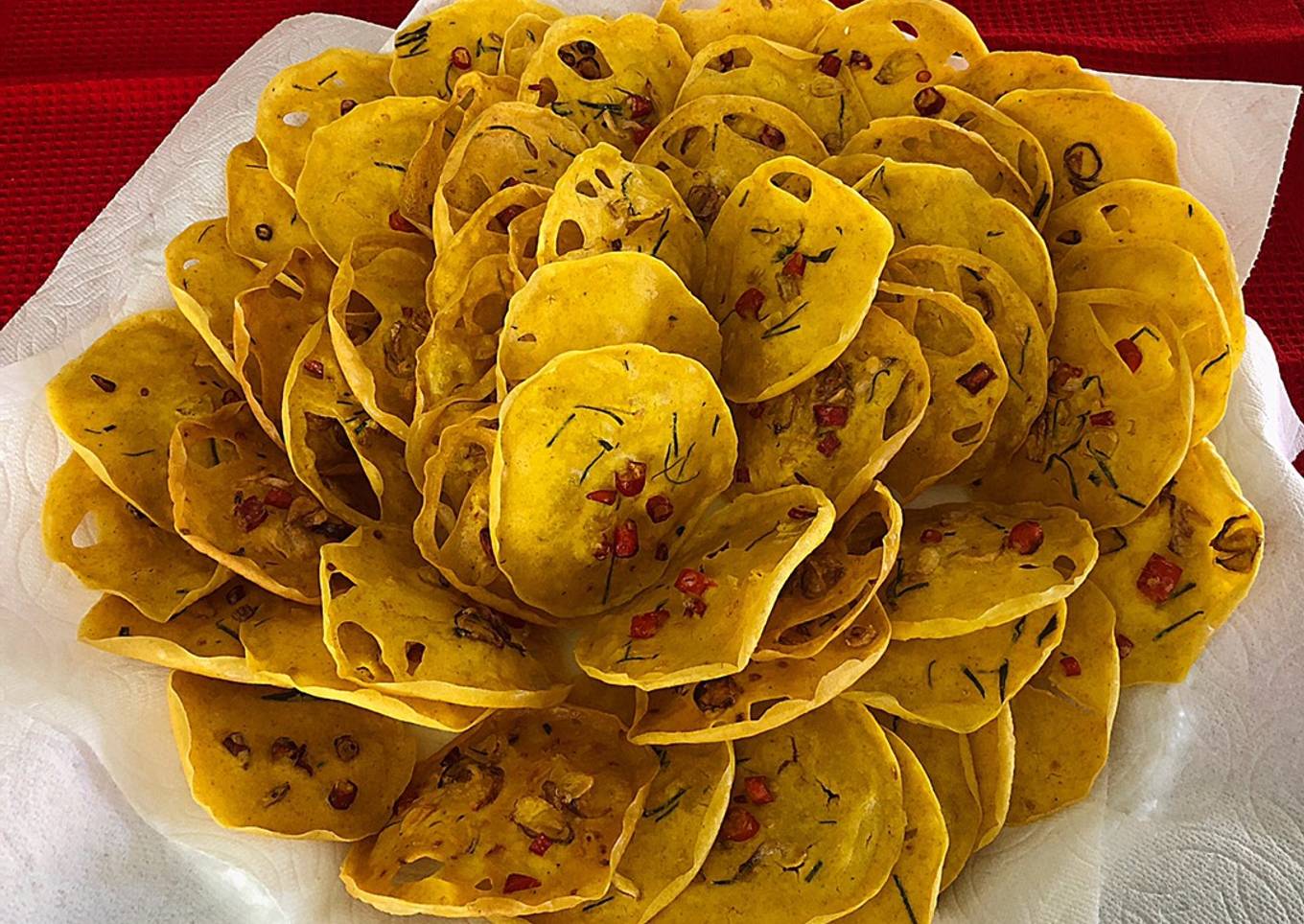 Rempeyek Bawang Merah Dan Cabe (Javanese Shallots Chili Crackers)