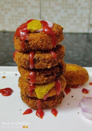 টমেটো আলু কাটলেট (Tomato aloo cutlet recipe in Bengali) রেসিপির প্রধান ছবি