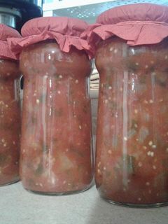 Paradicsomszósz padlizsánnal és bazsalikommal télire recept fotója