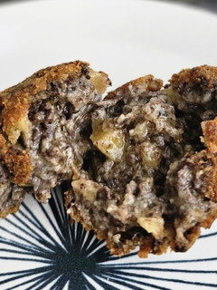 Una foto de Croquetas de morcilla y manzana caramelizada
