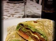 Una foto di piadina fatta in casa