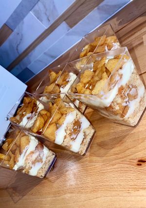 Une photo de Verrines pommes caramélisées 🍏🍎 & palet breton