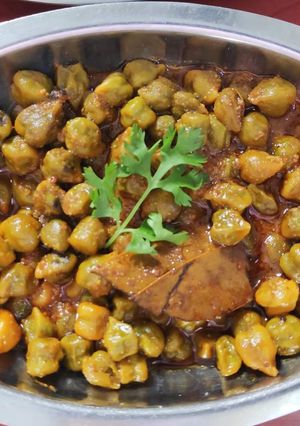 A picture of Fresh Chana Masala Curry / Harbara Chana / Green Chickpeas 💚.