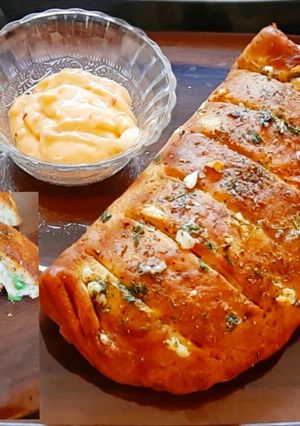 A picture of Cheese garlic bread (without yeast).