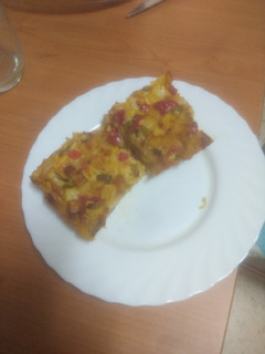 Una foto de Tortilla a la paisana con chorizo al horno