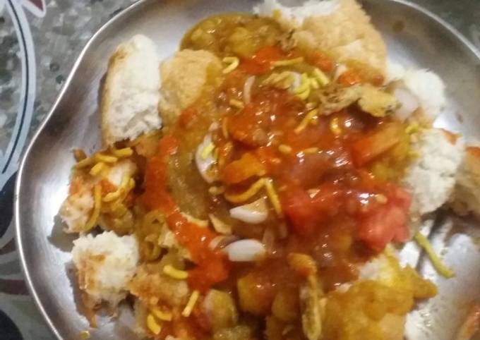 Pav Ragdo Jayshreeben Galoriya દ્વારા રેસીપી પાઉરગડો(pav ragdo Recipe in Gujarati ...
