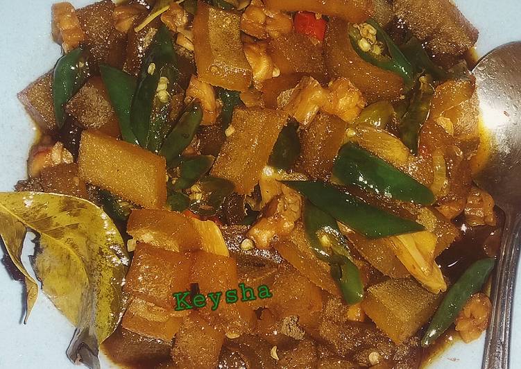 Tumis kikil cabe ijo