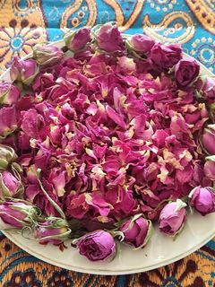 عکسی از دستور خشک کردن گل محمدی