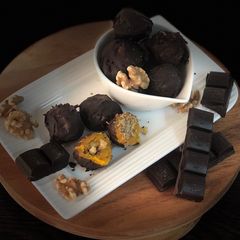 A picture of Walnut mango chocolate.