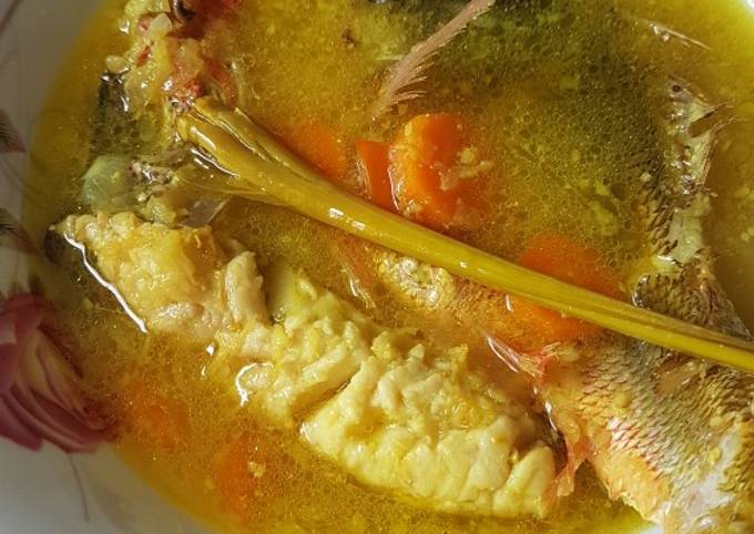 Pesmol Ikan Ekor Kuning