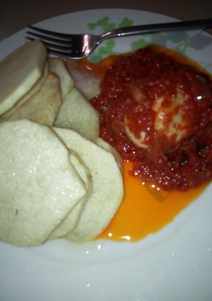 A picture of Fried yam and attarodo sauce.