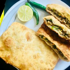 A picture of Muttabkh (Arabic paratha).