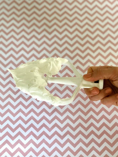 Una foto de Glasé Royal Icing con Albúmina para decorar Cookies 🍪