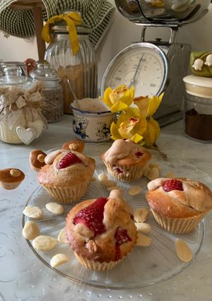 Foto di Muffin alle fragole e mandorle vegan