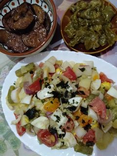 صورة لوصفة سلطة مشكلة بالخضار 🥗