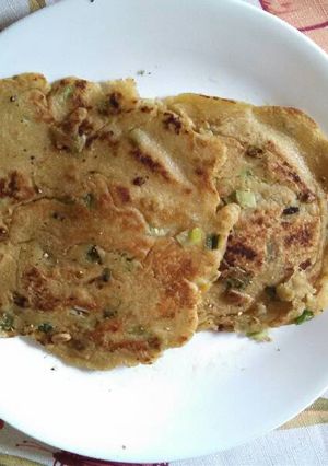 A picture of Savory scallions sourdough pancake 葱香煎饼（麦糊烧）🥞.