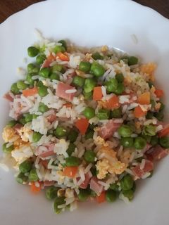 Una foto de Arroz tres delicias